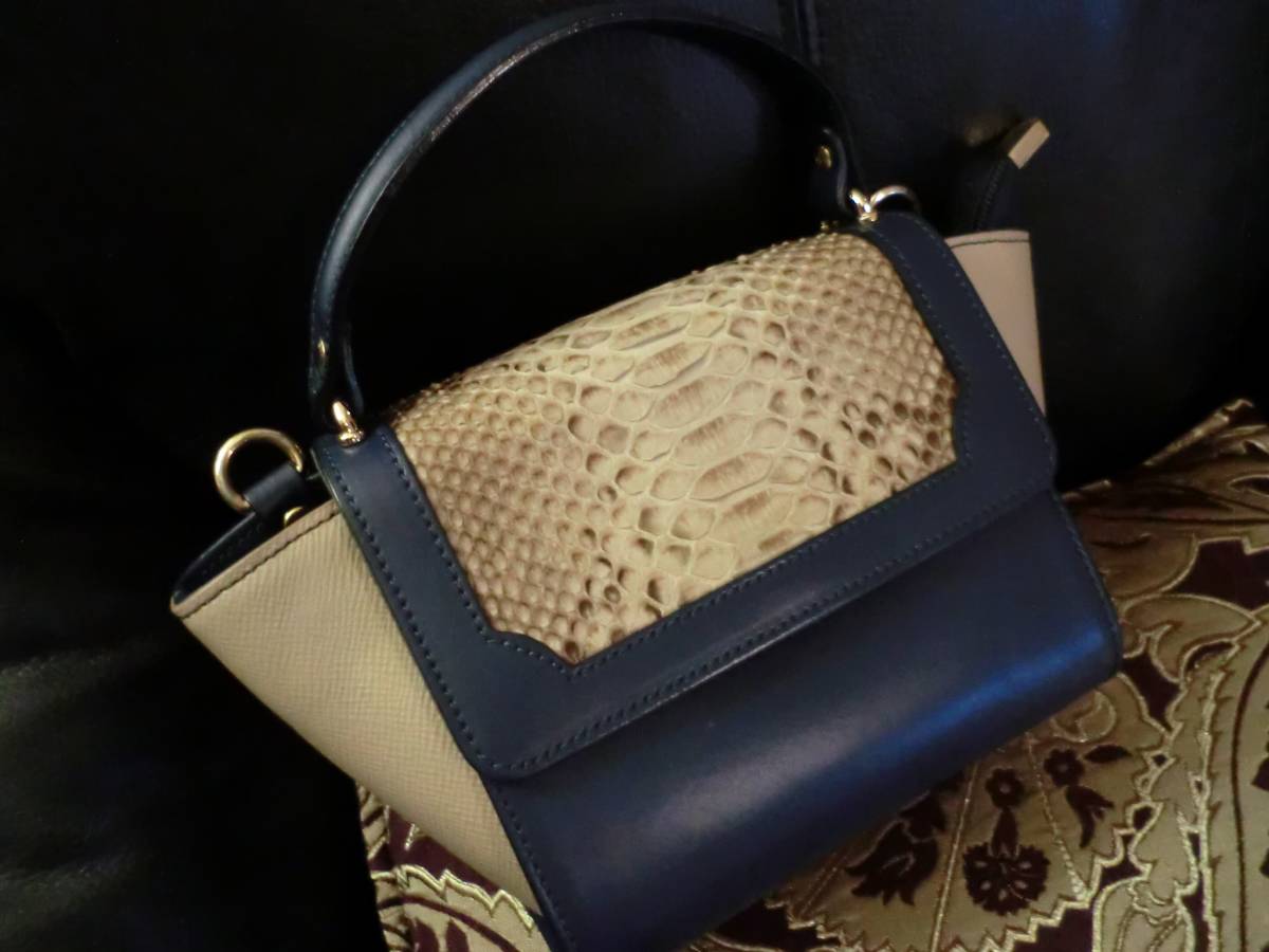 BARNEYS NEWYORK バーニーズニューヨーク 美品 紺 イタリア製
