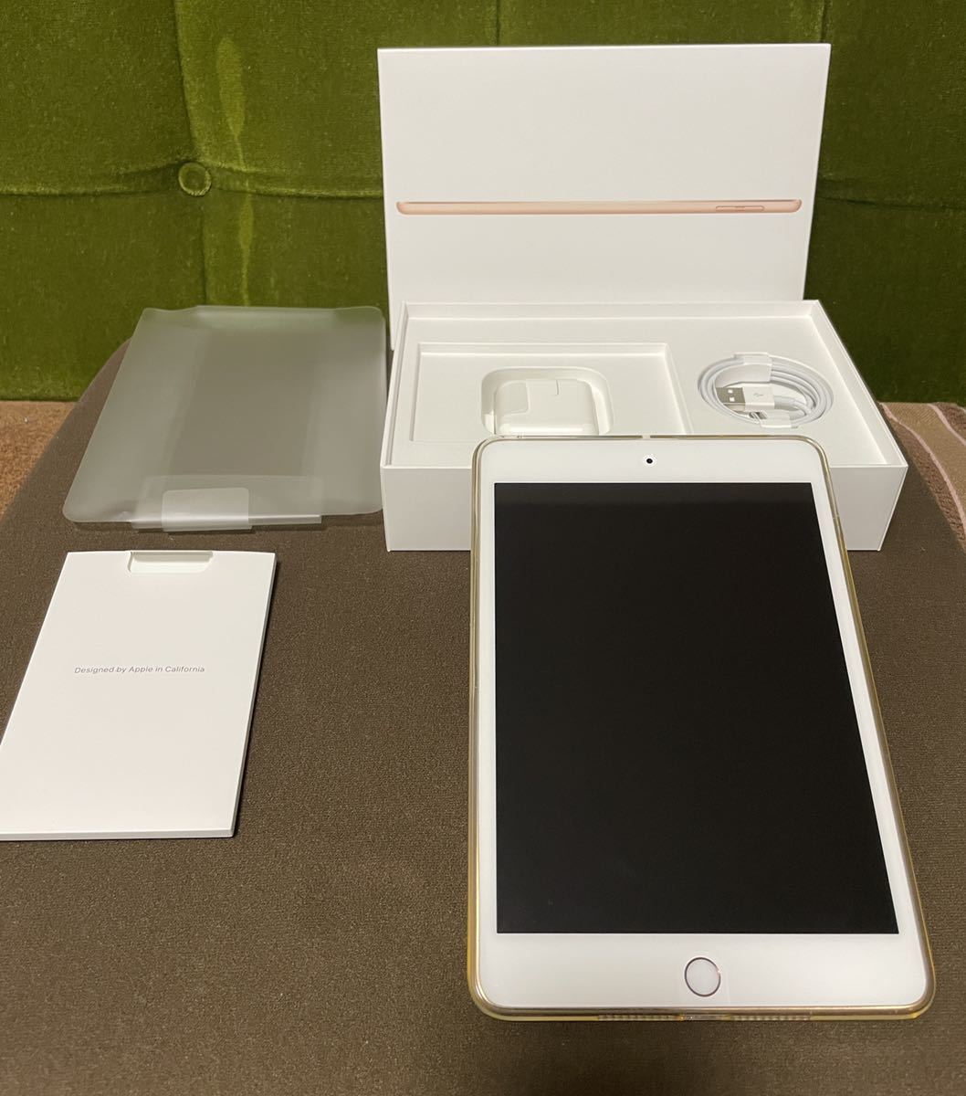 国内初の直営店 iPad iPad mini(第5世代)/Wi-Fi/64GB〈MUQY2J/A〉④