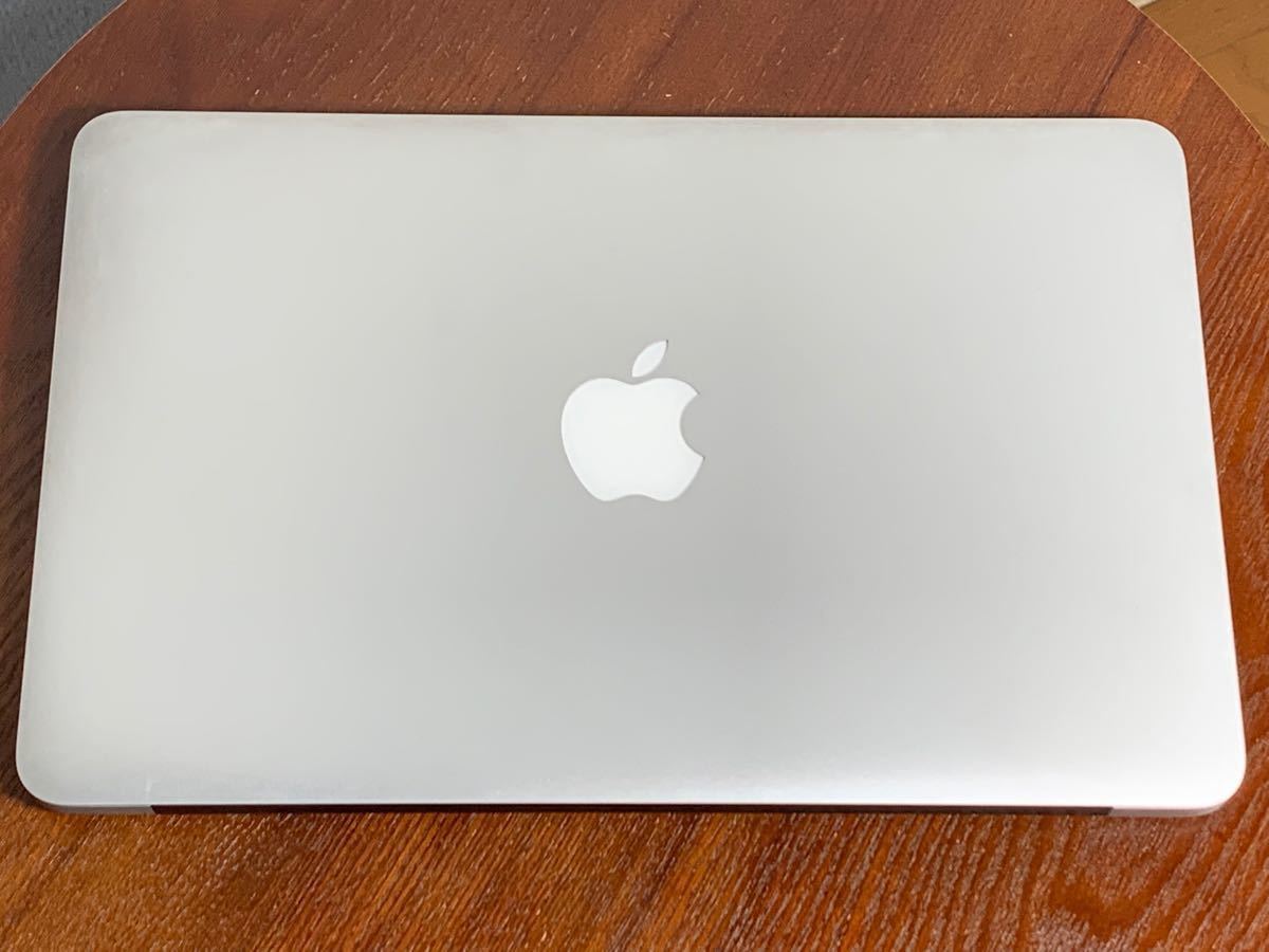 美品 MacBook Air 11インチ 新品のアダプタ,VGAアダプタ付き 美品 MacBook Air 11インチ 新品のアダプタ,VGAアダプタ付き