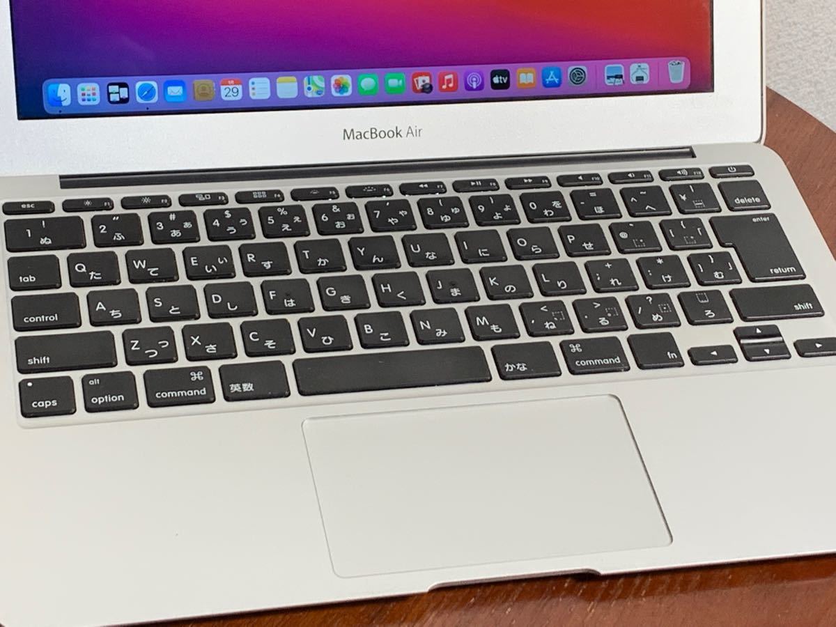 美品 MacBook Air 11インチ 新品のアダプタ,VGAアダプタ付き 美品 MacBook Air 11インチ 新品のアダプタ,VGAアダプタ付き