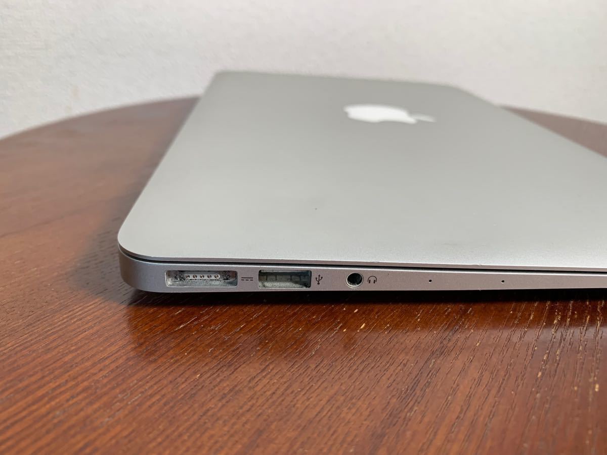 MacBook Air 11インチ 2013  新品のアダプタ，VGAアダプタ付き 128SSD