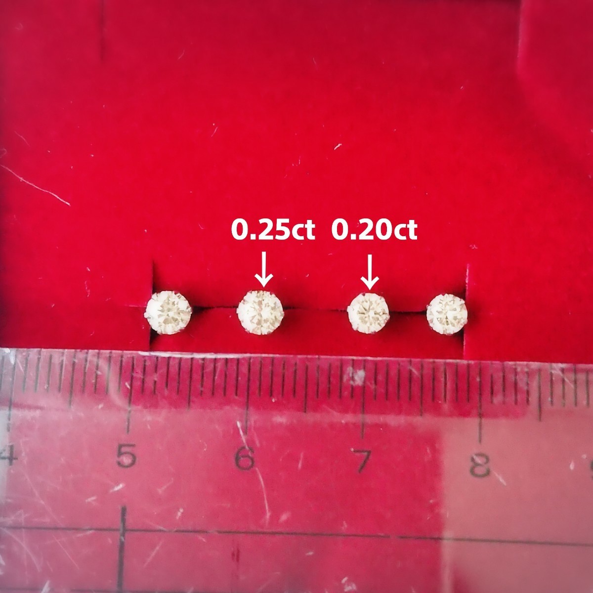 【新品未使用】Pt900 天然ダイヤモンドピアス(両耳)計0.4ct