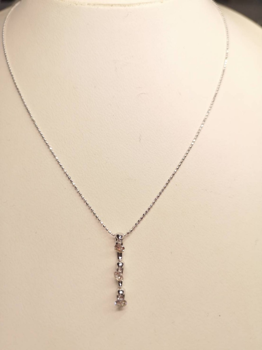 62☆新品 未使用☆揺れるトリロジーダイヤモンドネックレス K18WG