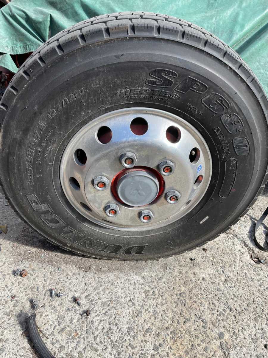 ☆スノータイヤ☆ 225/90R17.5 生タイヤ ダンロップ 再生タイヤ