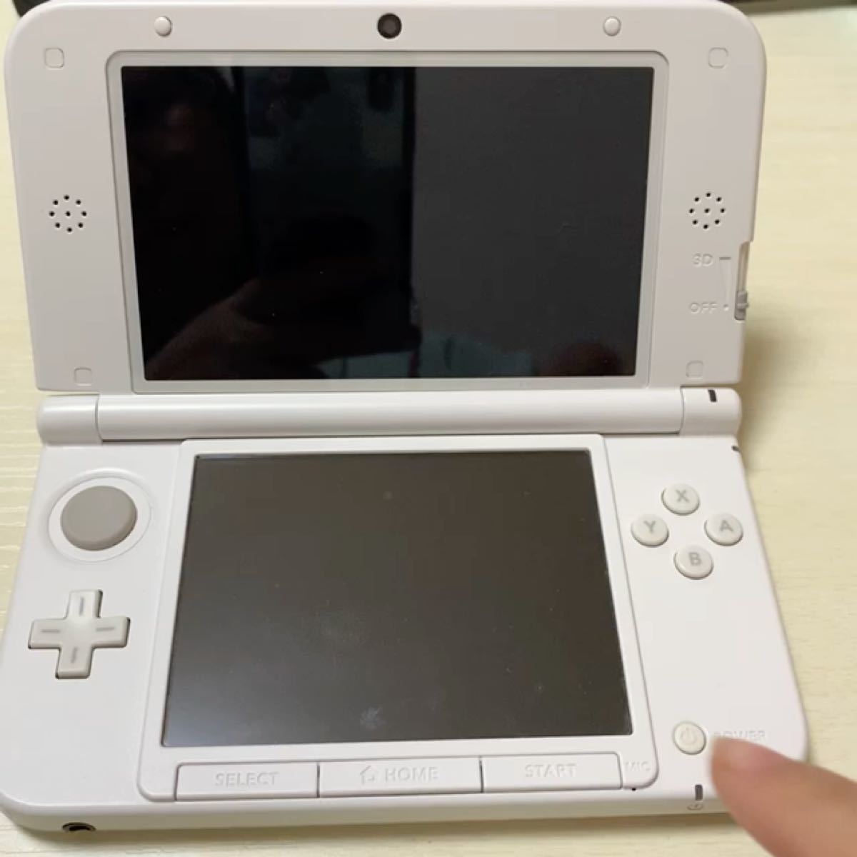 美品 ニンテンドー3DS LL ソフト付き