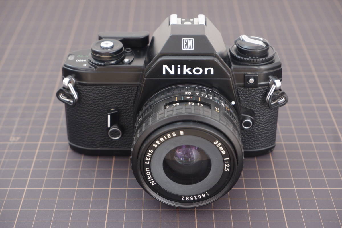 Nikon EM + NIKON LENS SERIES E 35mm f2.5_画像1