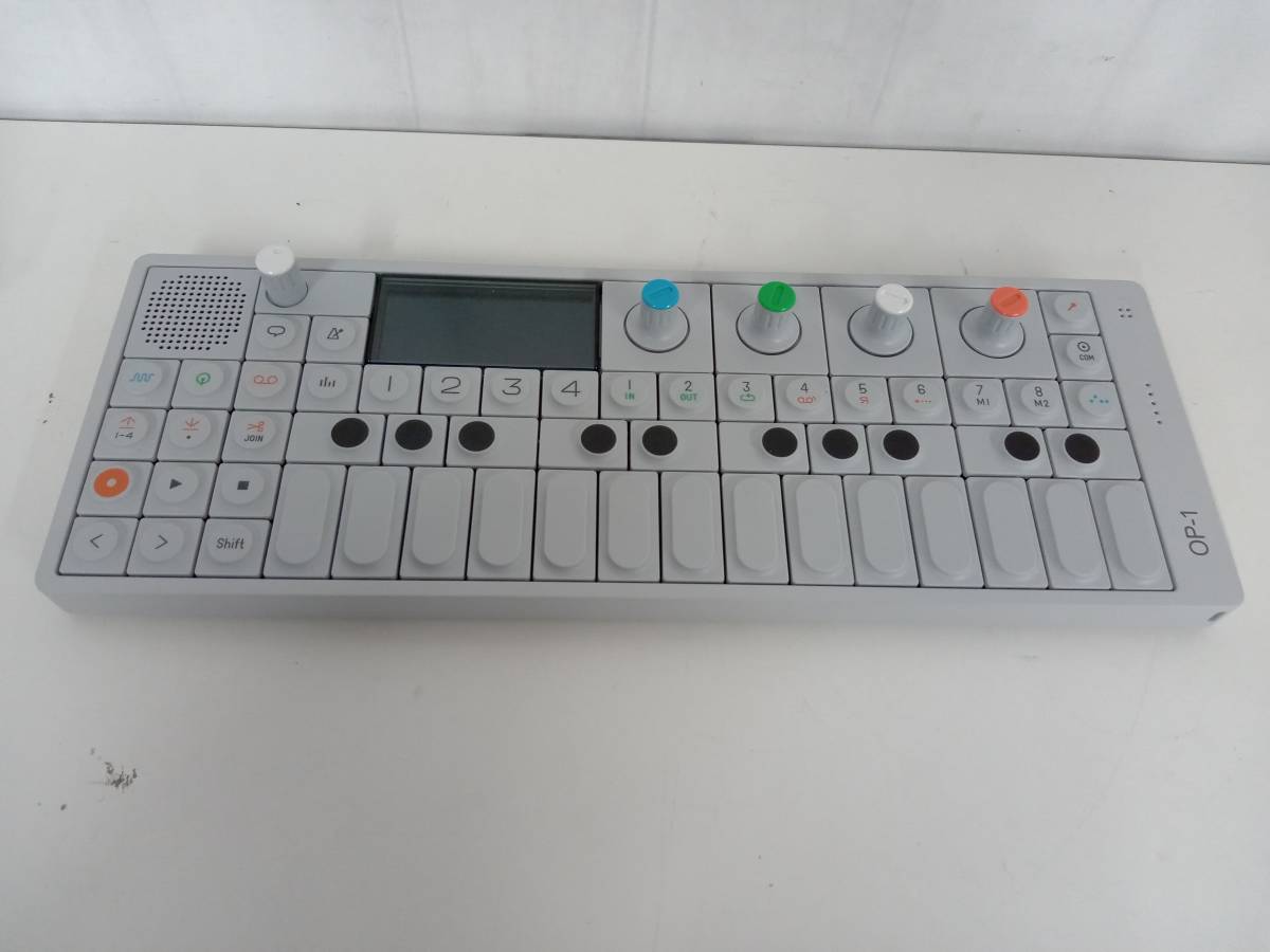 鍵盤楽器 Teenage Engineering OP-1 キーボード・シンセサイザー www