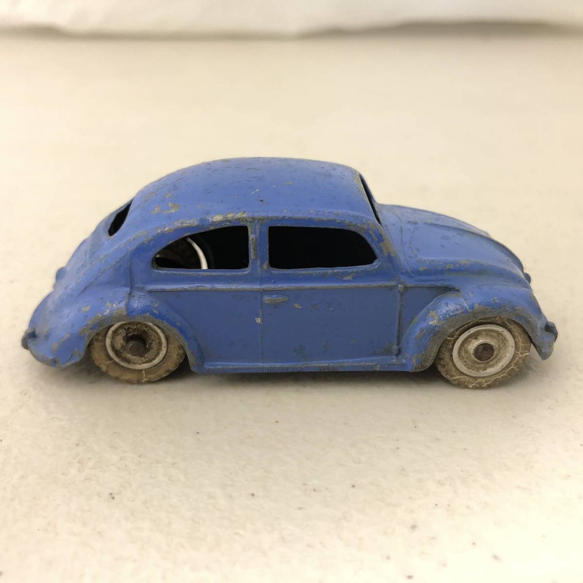 空冷　VW ビートル　オーバル　ミニカー　ディンキー　DINKY TOYS 1/43 当時モノ　ユーズドコンディション　ちょっと濃い青色_画像5