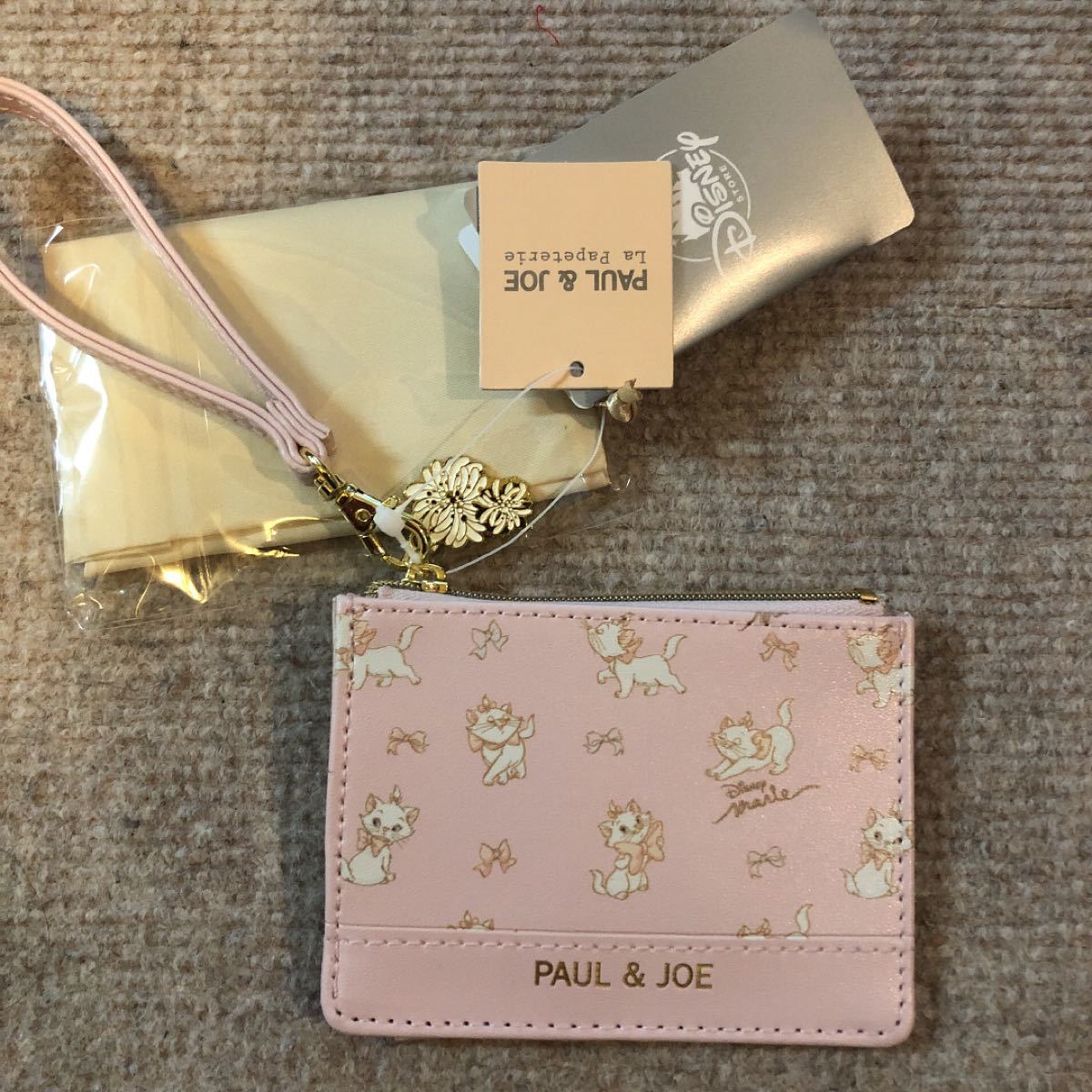 数量限定セール Disney × PAULJOE ミニー 定期入れ パスケース