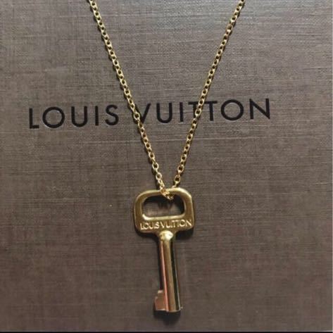 正規未使用レア品 ルイヴィトンLOUIS VUITTONゴールド色のキーチャーム