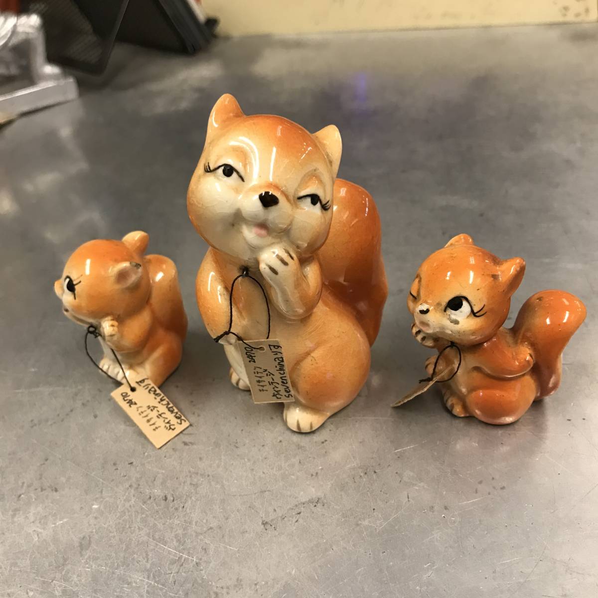 昭和レトロポップ☆SEVEN CHINA 陶器製 可愛い リスの置物 3点 昭和レトロポップ☆SEVEN CHINA 陶器製 可愛い リスの置物 3点