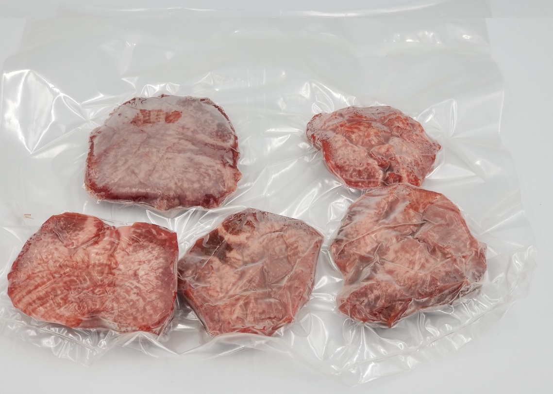 黒毛牛タン　1cm厚切りステーキ　4～5枚前後　約200g　ホルモンフリー　抗生物質使用０　鮮度そのまま真空パック_画像4