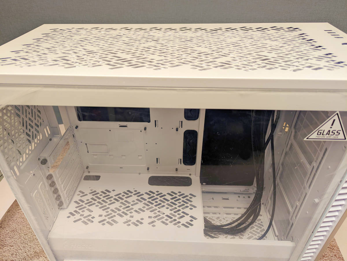 送料無料 ジャンク品扱い Fractal Design Define7 White TG Clear　PCケース　※要説明確認_画像2