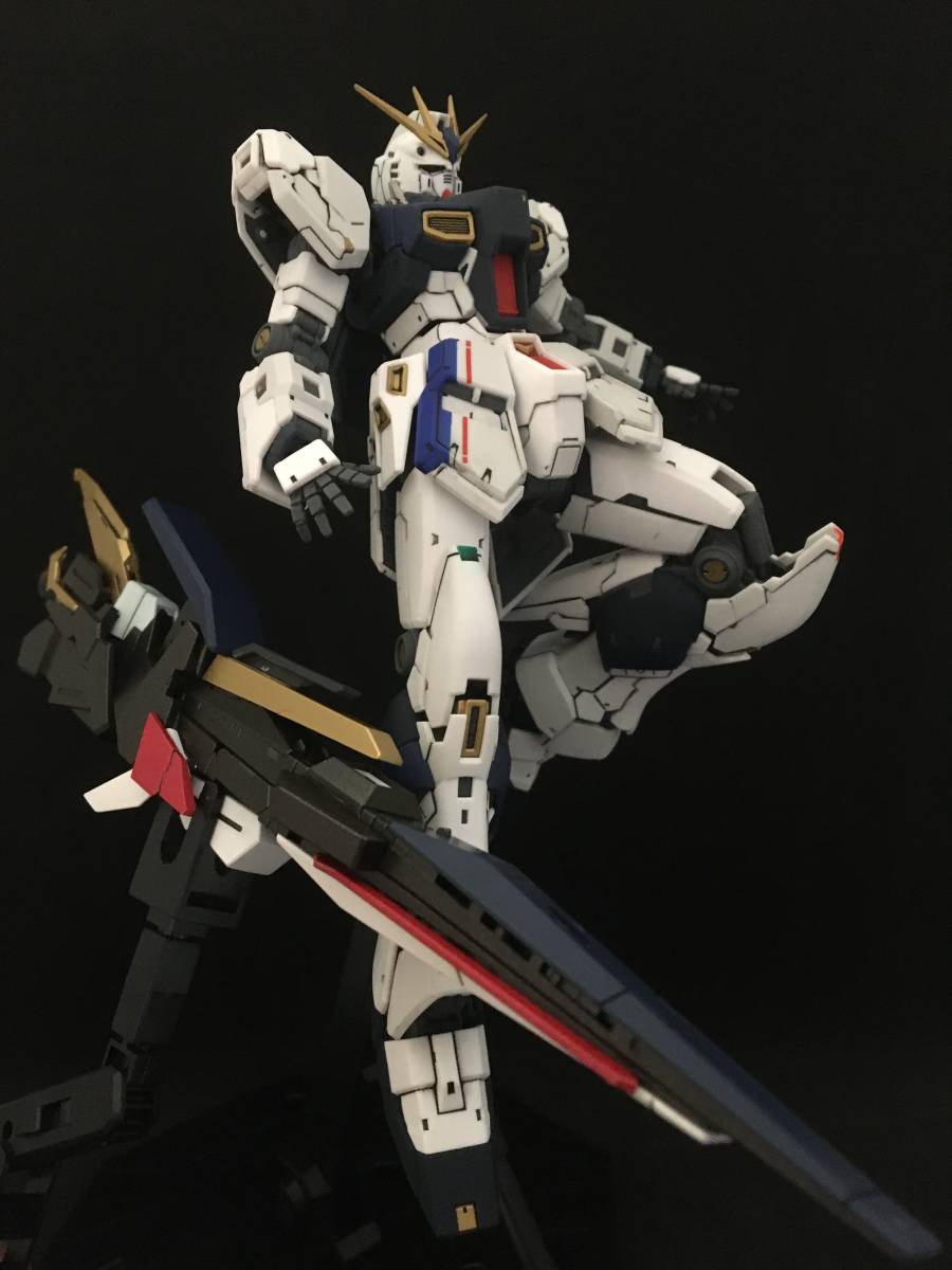 RG RX-93ff νガンダム　実物大　塗装済　完成品　検（　hg mg pg ガンプラ バンダイ 全塗装　hi-ν ニューガンダム　）_画像4