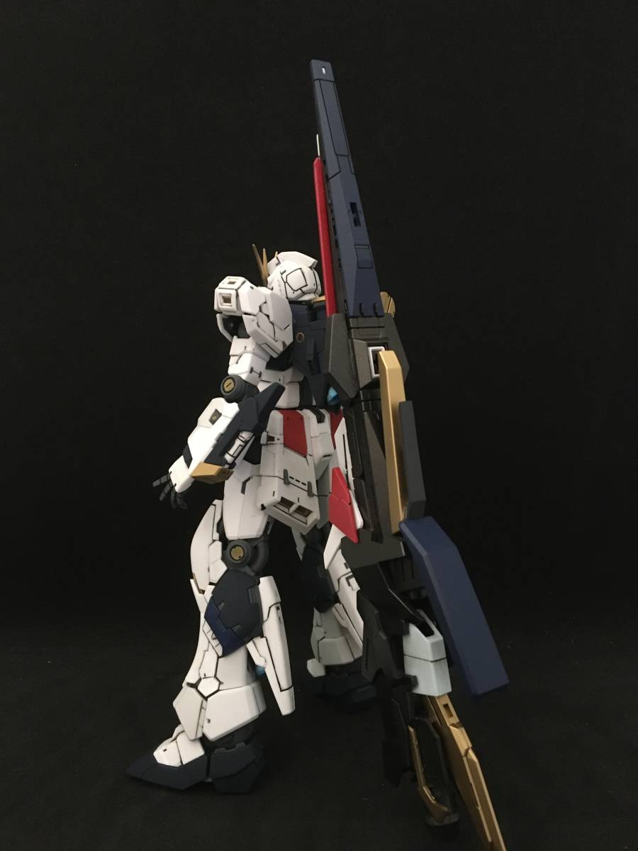 RG RX-93ff νガンダム　実物大　塗装済　完成品　検（　hg mg pg ガンプラ バンダイ 全塗装　hi-ν ニューガンダム　）_画像3