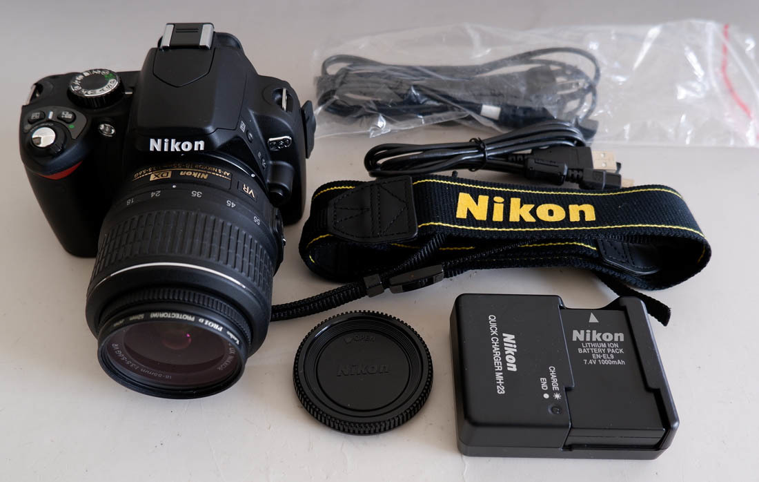 35　■Nikon D60 + AF-S NIKKOR 18-55mm F3.5-5.6G デジタル一眼レフカメラ　動作未確認　ジャンク1円～