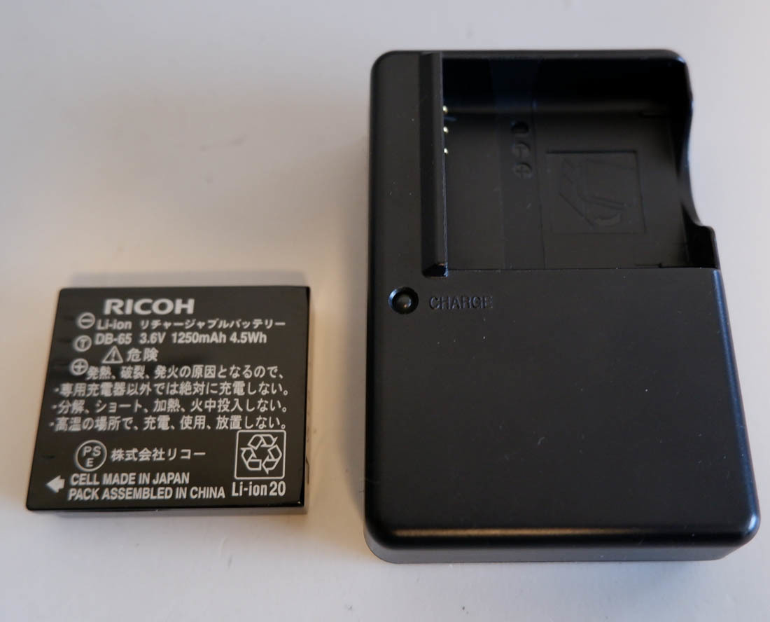 31　■RICOH GR DIGITAL　III　充電器、充電池付属　簡単な動作確認済 ジャンク扱い 1円～_画像7