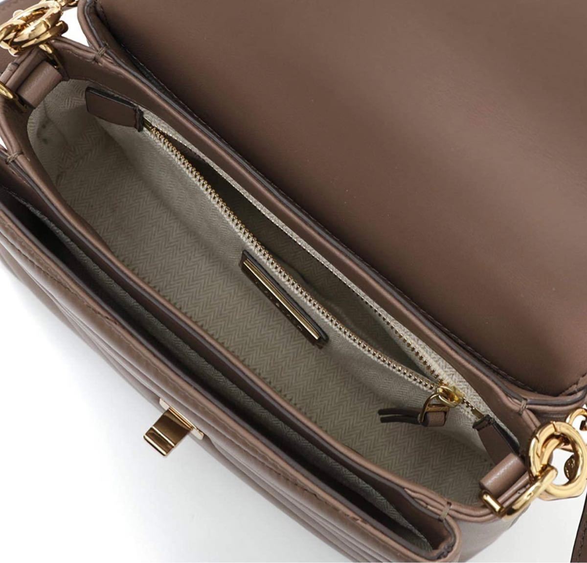 新品 TORY BURCH KIRA CHEVRON トップハンドル サッチェル トープ