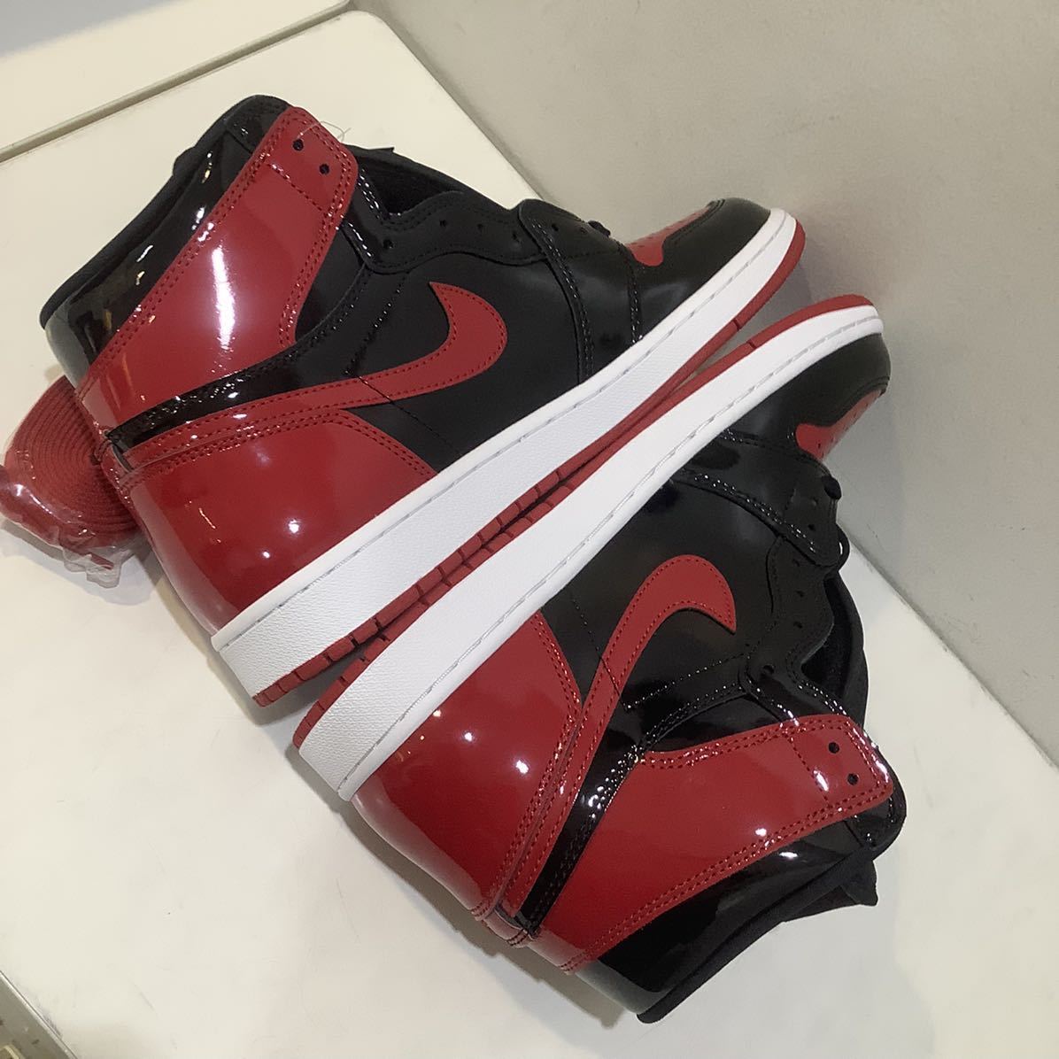 NIKE ナイキ 555088-063 AIR JORDAN 1 HIGH OG エアジョーダンワン ハイ オージー Patent Bred スニーカー レッド×ブラック 28.5cm 541411_画像6