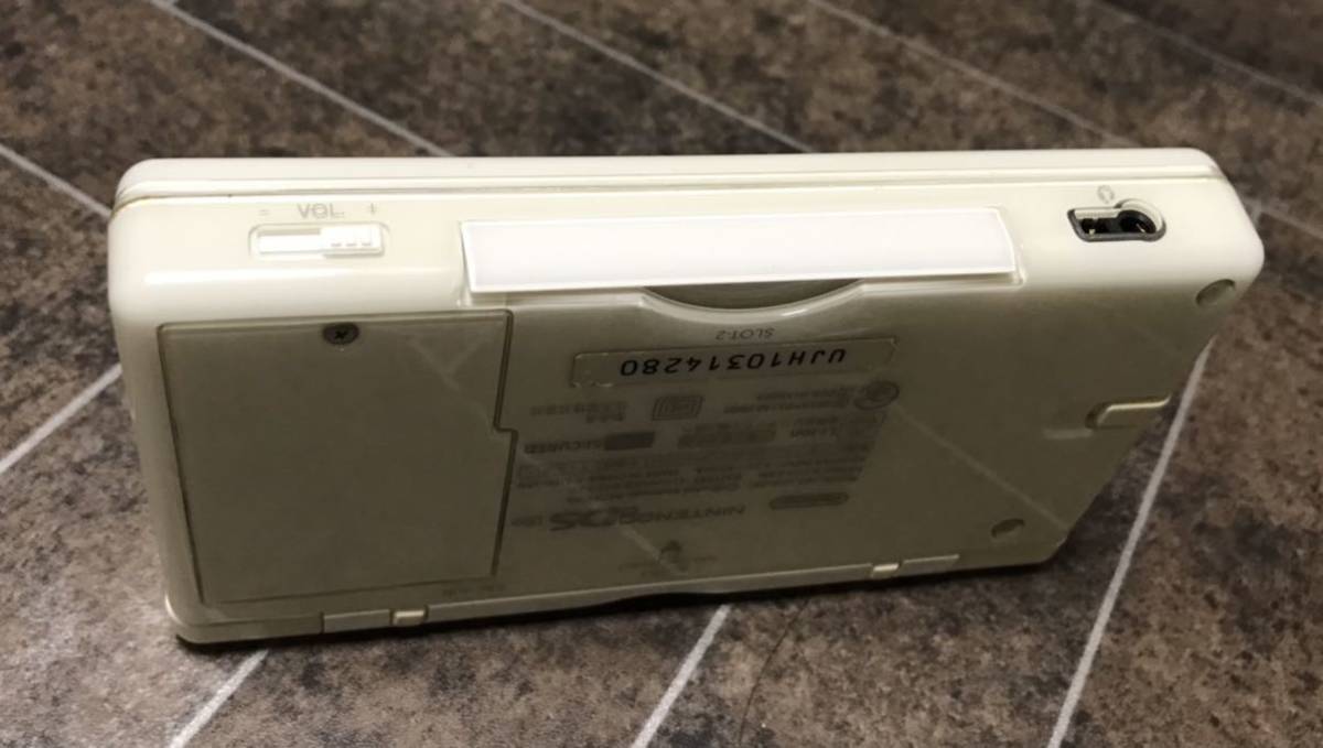 任天堂 Nintendo DS Lite ニンテンドーDSライト 本体のみ　ホワイト