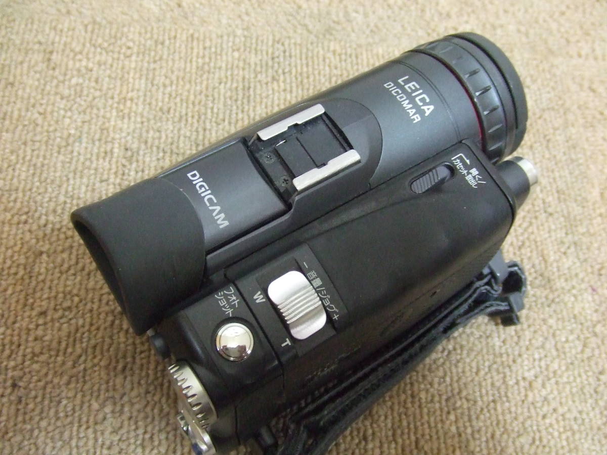 V559 Panasonic パナソニック デジタルビデオカメラ NV-GS200 3CCD miniDV 中古　未確認　ジャンク_画像4