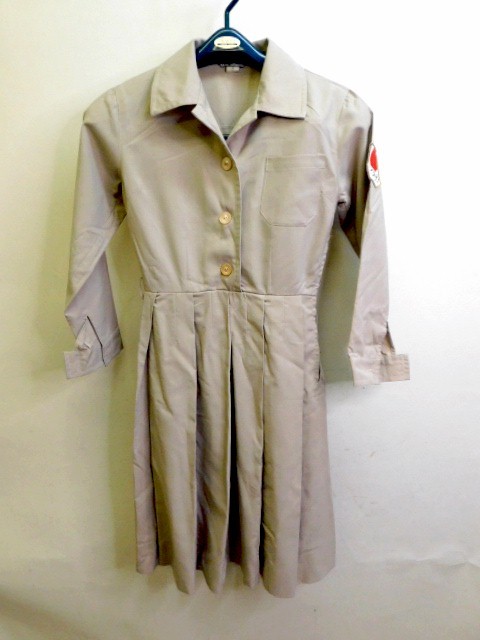 雅虎代拍 -- 古いガールスカウト制服 東京オリンピックのワッペン付 Ｓサイズ