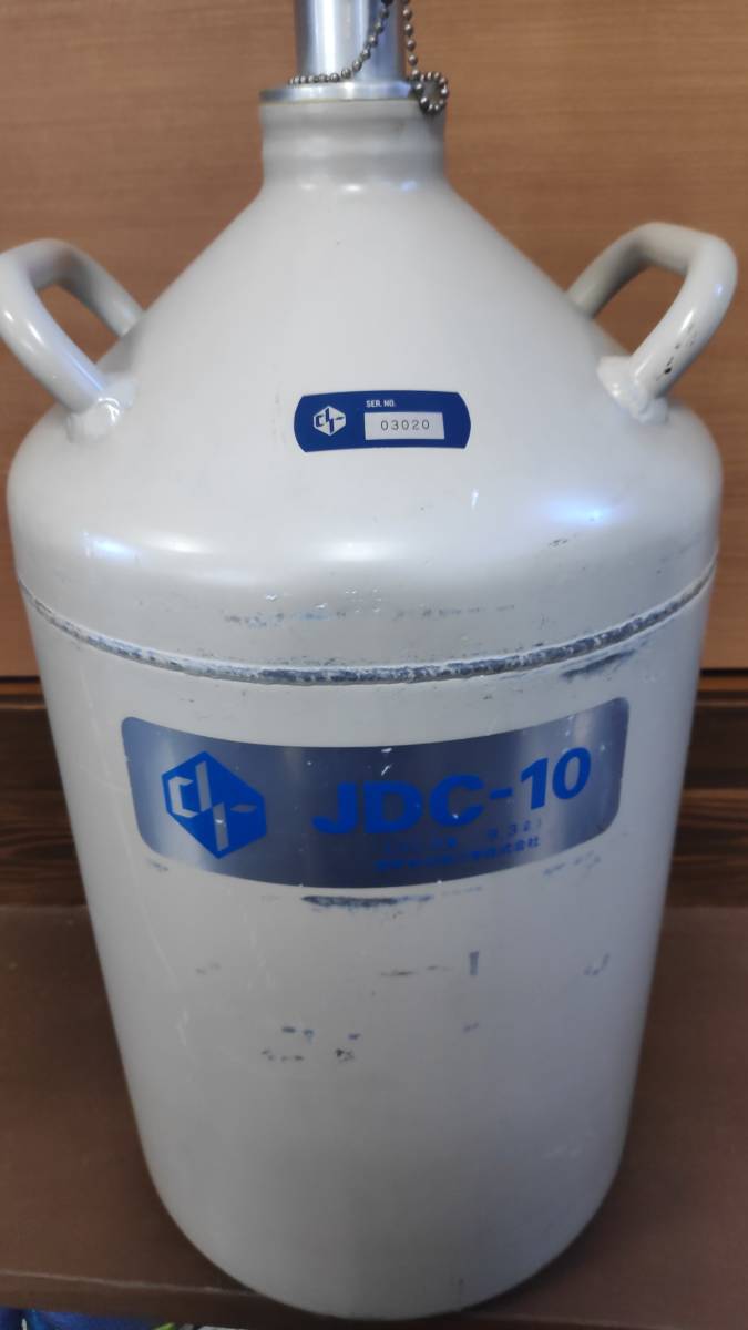 10699/○伊東桂楽 黒茶碗 楽焼 桂窯 抹茶碗 共箱 共布 共栞 茶道具 10699/○伊東桂楽 黒茶碗 楽焼 桂窯 抹茶碗 共箱 共布 共栞 茶道具