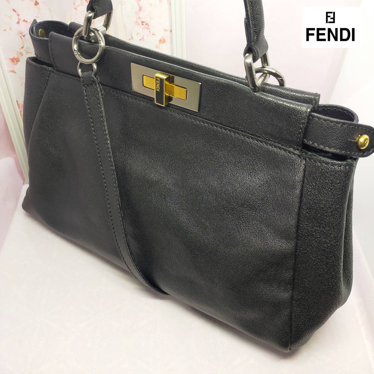 美品】FENDI フェンディ ピーカブー ミディアム 2WAY ハンドバッグ 黒
