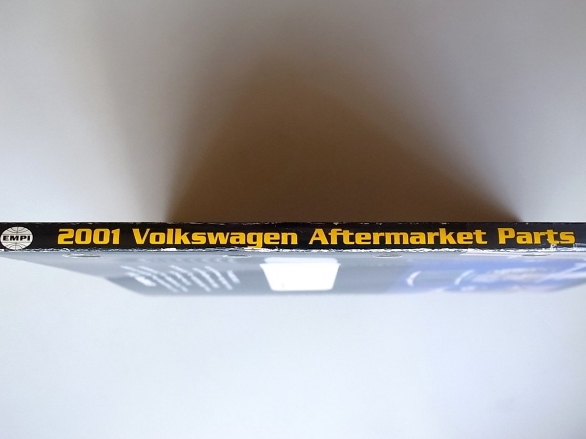 20r◆　2001 Volkswagen aftermarket Parts & Accessories (EMPI,ソフトカバー28cm,176p)_画像3