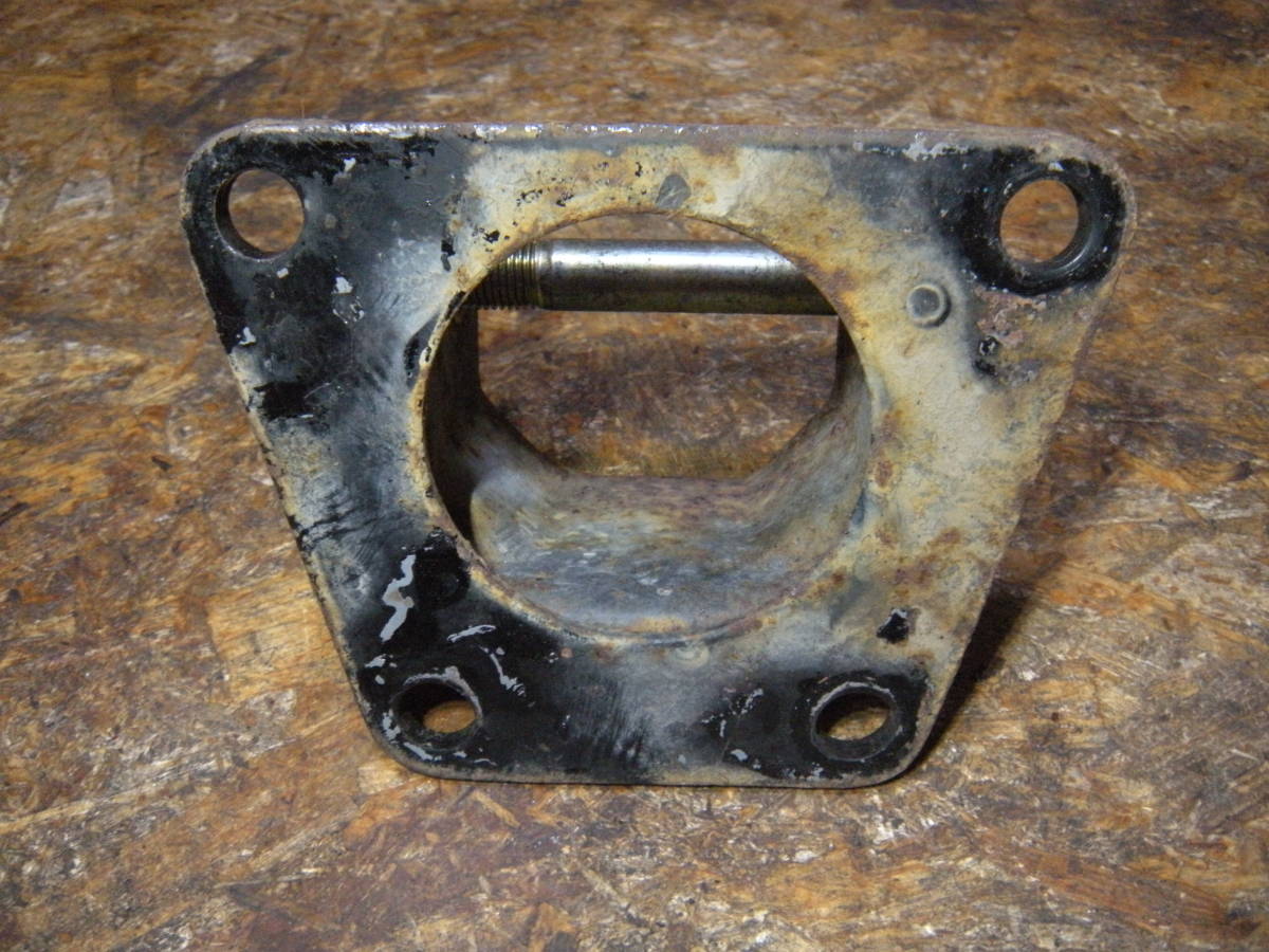  Isuzu Isuzu Bellett GT 1800GTbereG PR95 original rear lower arm installation part bracket left right inspection ) PR90 PR91 1600GT etc. [ postage 1350 jpy ]