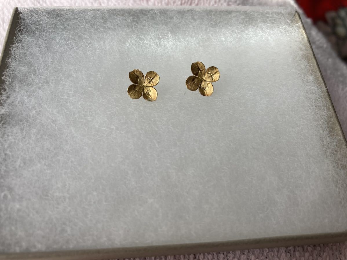 atelier mozu K18 four leaf. clover earrings custom-made marks li emo z