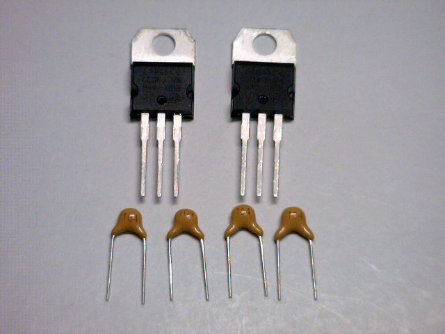 三端子レギュレーター　Ｌ７８０５ＣＶ　TO-220型（電圧：５Ｖ、電流：１．５Ａ）　２個＋パスコン４個付き