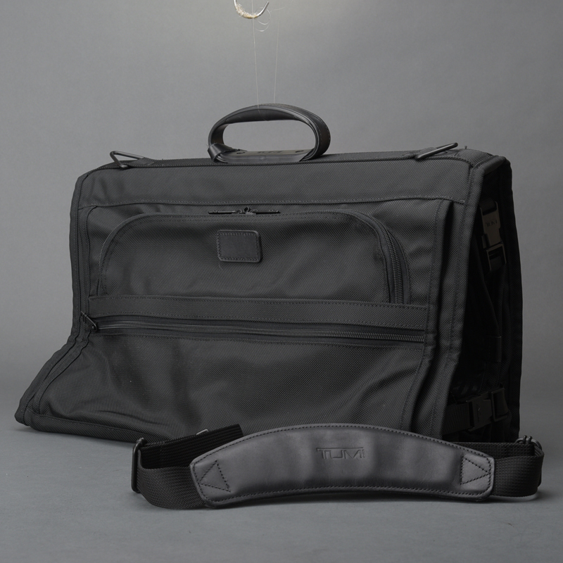 好評超激安 TUMI ビジネス用 スーツ ガーメントバッグ GZDy4
