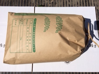 令和３年産　農家直送　安心安全　レンゲ特栽米　ヒノヒカリ　中米　白米１０Kg　送料無料_画像4