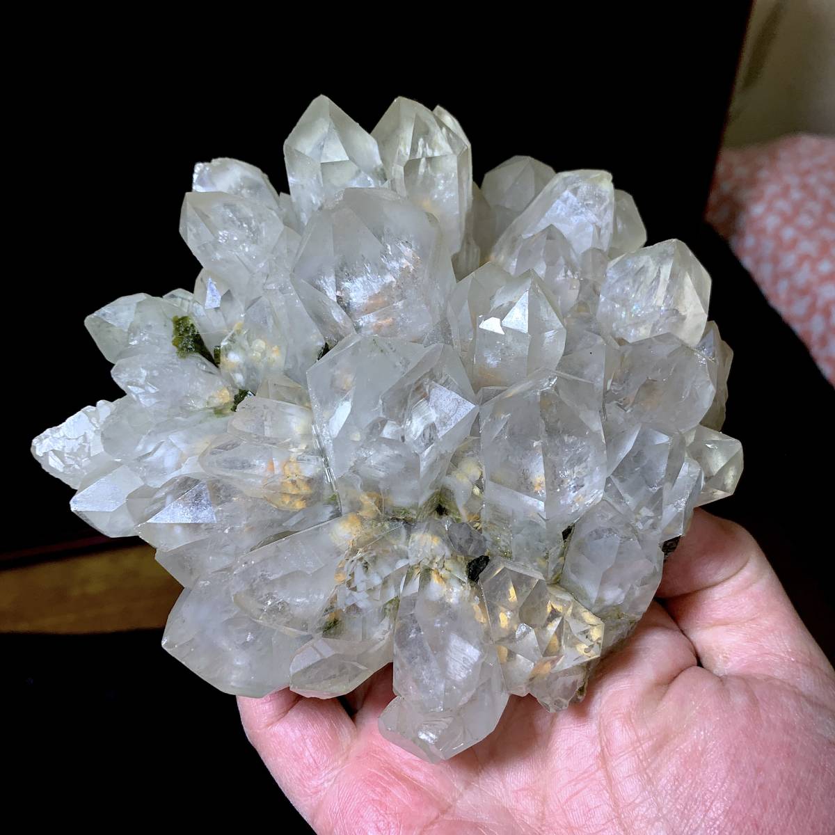 超美品の 菊の花の様な水晶（中国産鉱物標本・四川省産） 原石