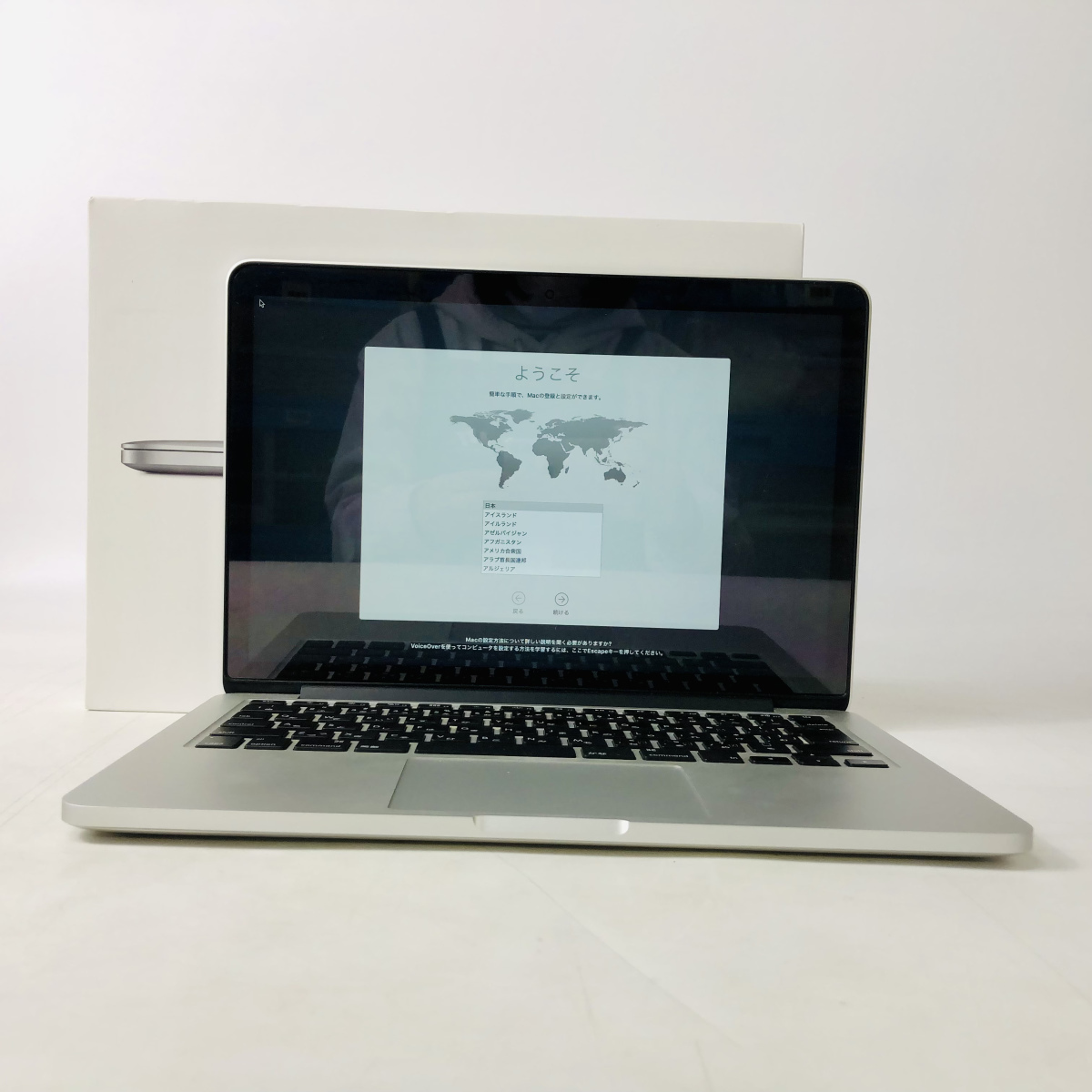 Apple MacBook Air を分解して額装したアート作品(インテリア用) | isn