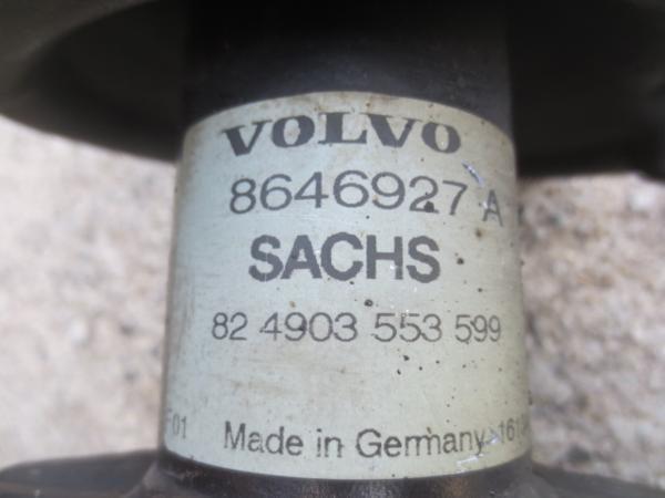 *2002 год Volvo V70 SB5234W левый передний амортизаторы *