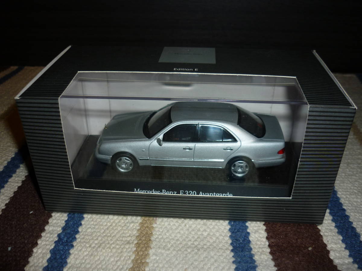 メルセデスベンツ特注 1/43 Eクラス アバンギャルド (W210) E320 メルセデスベンツ特注 1/43 Eクラス アバンギャルド (W210) E320