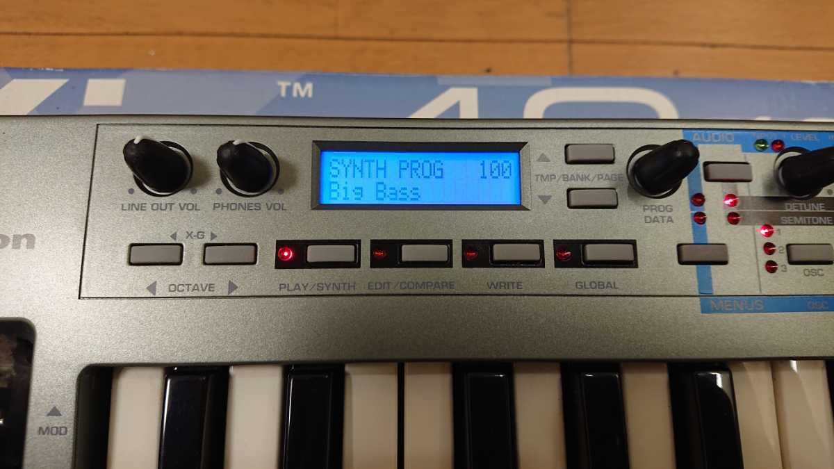 novation Xio 49 ヴァーチャルアナログシンセサイザー www.gastech.com.tr