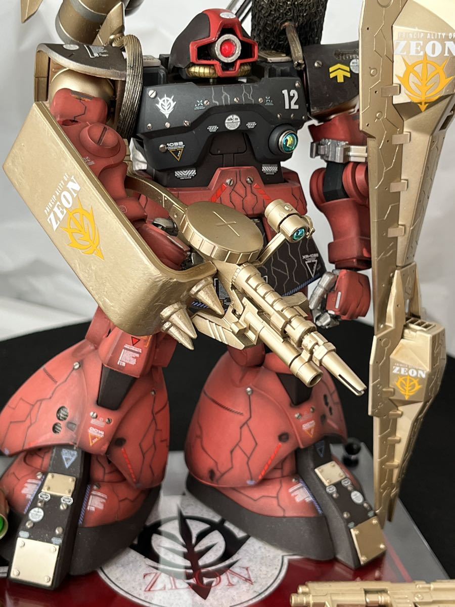 MG ドム / リックドム シャア専用 重装備戦場仕様 制作時間220時間改造改修塗装完成品 武器多数付属オリジナル台座付属 同梱可 他出品中_画像1