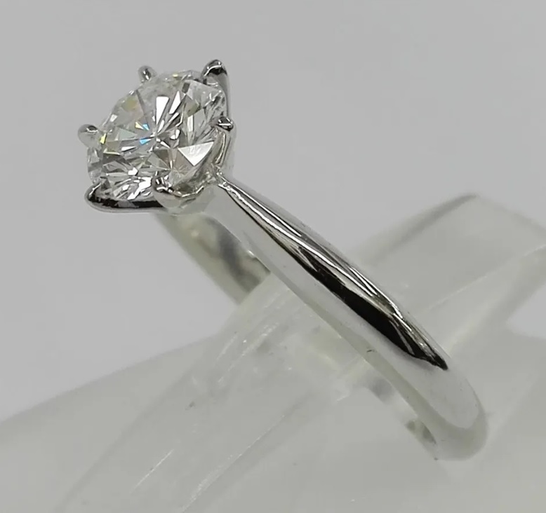 ダイヤモンド 指輪 プラチナ Pt900 Diamond Ring 0 518ct D VVS1 3EX