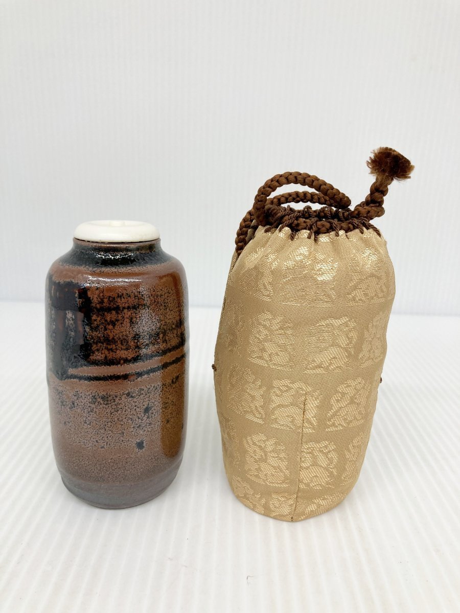 茶道具 肩衝茶入×1 仕覆×2 木箱入り 中古 Tea utensils Katatsuki-Chaire tea container with two container covers & storage crate_画像2