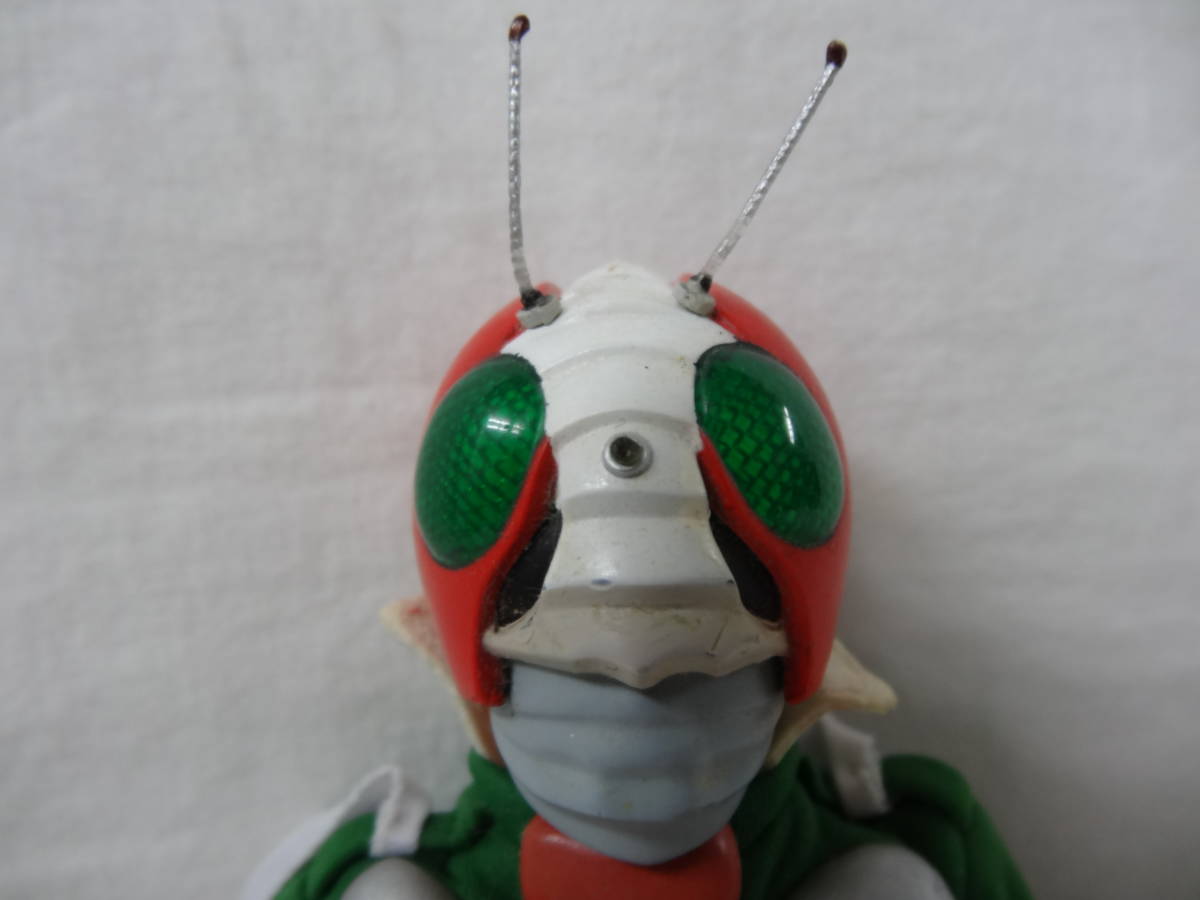 meti com RAH220 DX Kamen Rider V3 1/8 scale with defect goods 