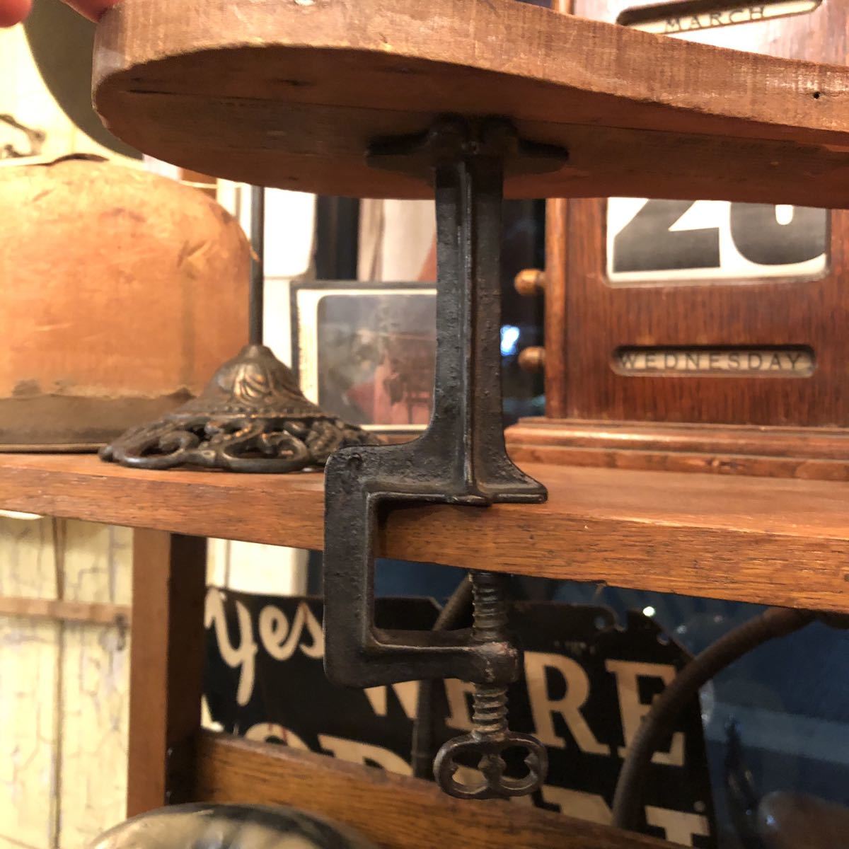 【antique】アイロンボード アイロン台 クランプ 店舗什器 vintage ブロカント 古道具 アンティーク ヴィンテージ US 古着 雑貨 ディスプレ