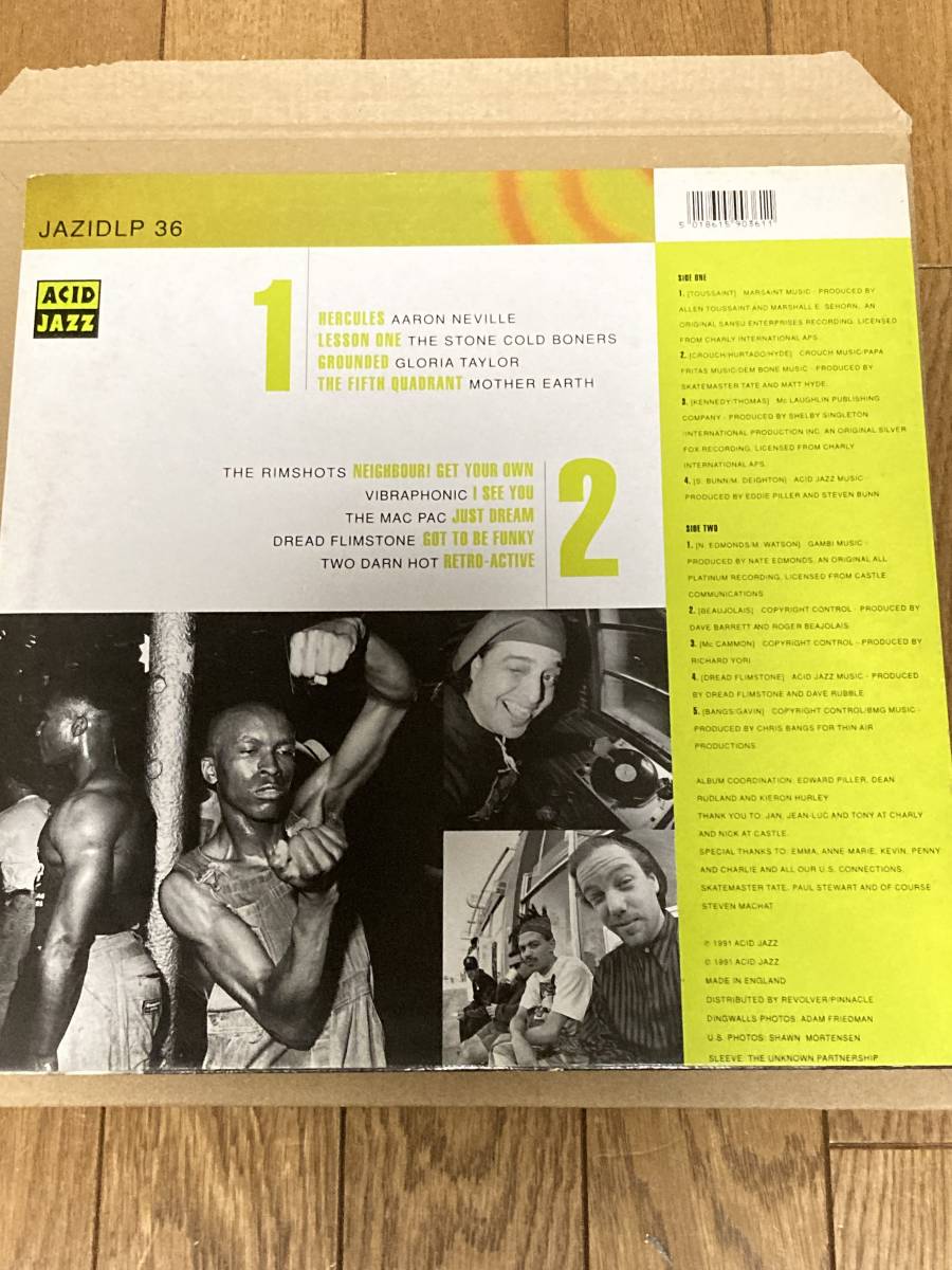 美品!! VARIOUS Totally Wired 6 ('91 Acid Jazz) AARON NEVILLE／Hercules 収録 GLORIA TAYLOR, MOTHER EARTH, DREAD FLIMSTONEの画像2