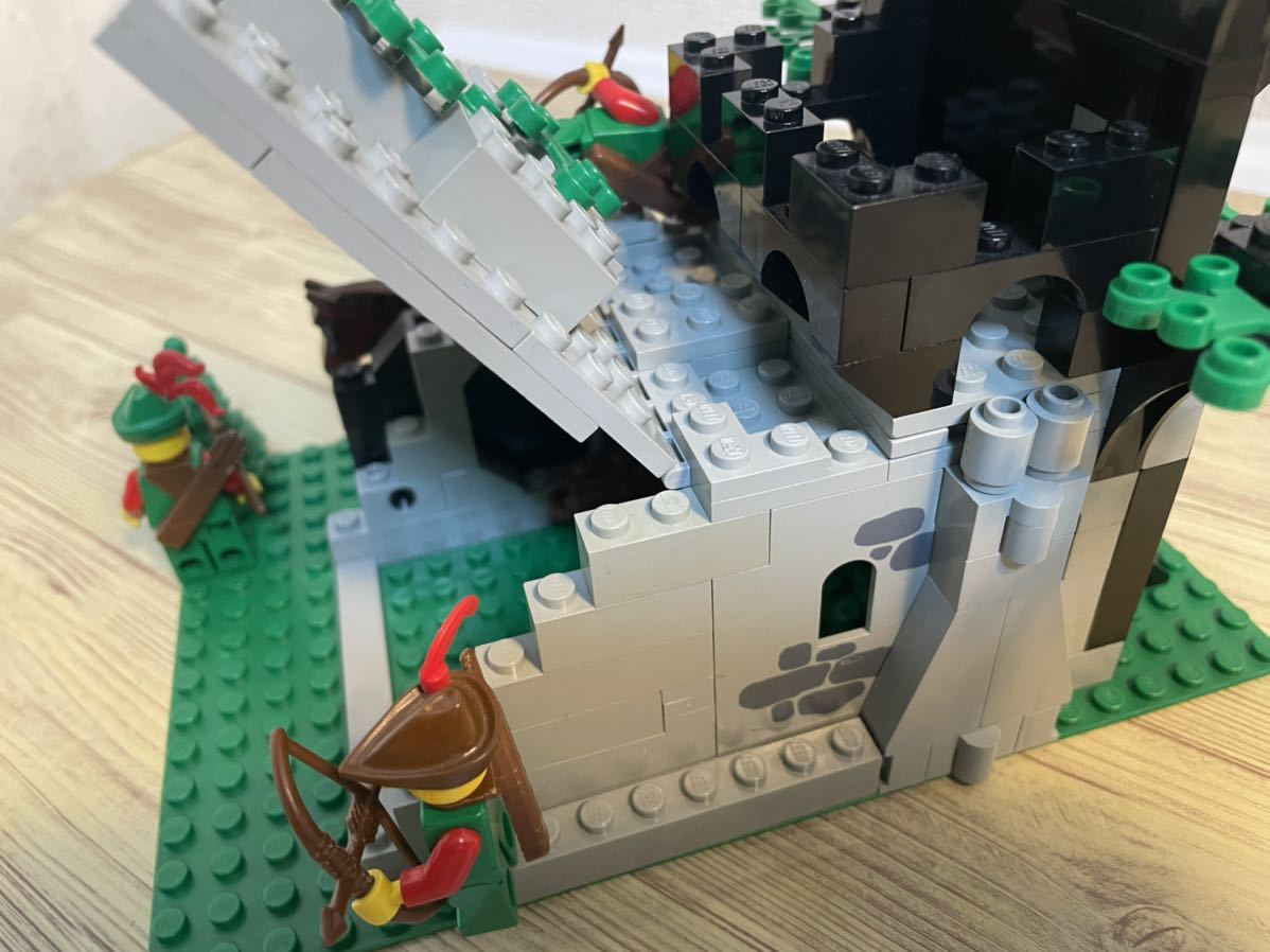 レゴ LEGO 6066 森のかくれ家 80年代 お城シリーズ フォレストマン 牛 水牛 レア 森の人 前髪 ちゃん ミニフィギュア