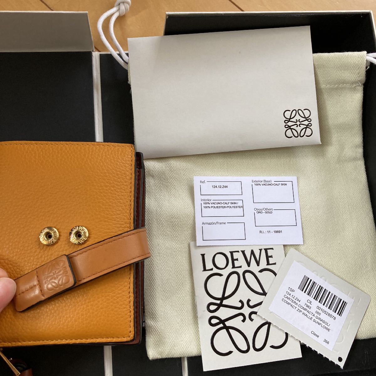 LOEVE/ロエベ】コンパクトジップウォレット Sunflower/Honey LOEVE/ロエベ】コンパクトジップウォレット Sunflower/Honey