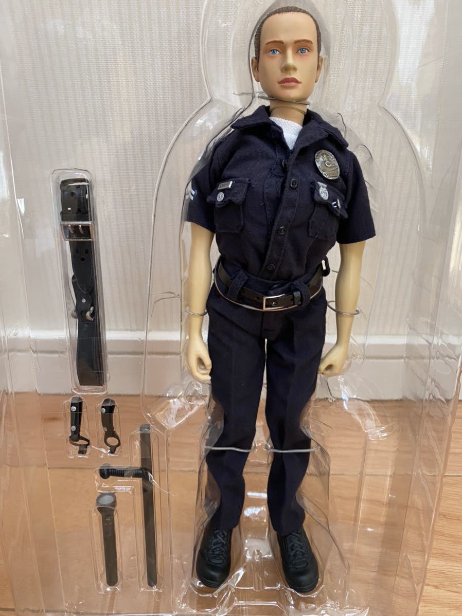 ネットオフ 送料得店 LAPD 1/6 bbi パトロールオフィサー フィギュア 女性警察官 クールガール