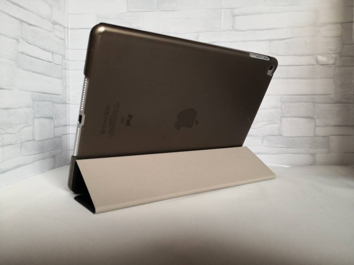 (アウトレット h-17) 薄型 軽量 iPad 第6世代/ 第5世代/ iPad Air/Air2 共用 ブラック レザー スマートケース スタンド機能付き_画像3