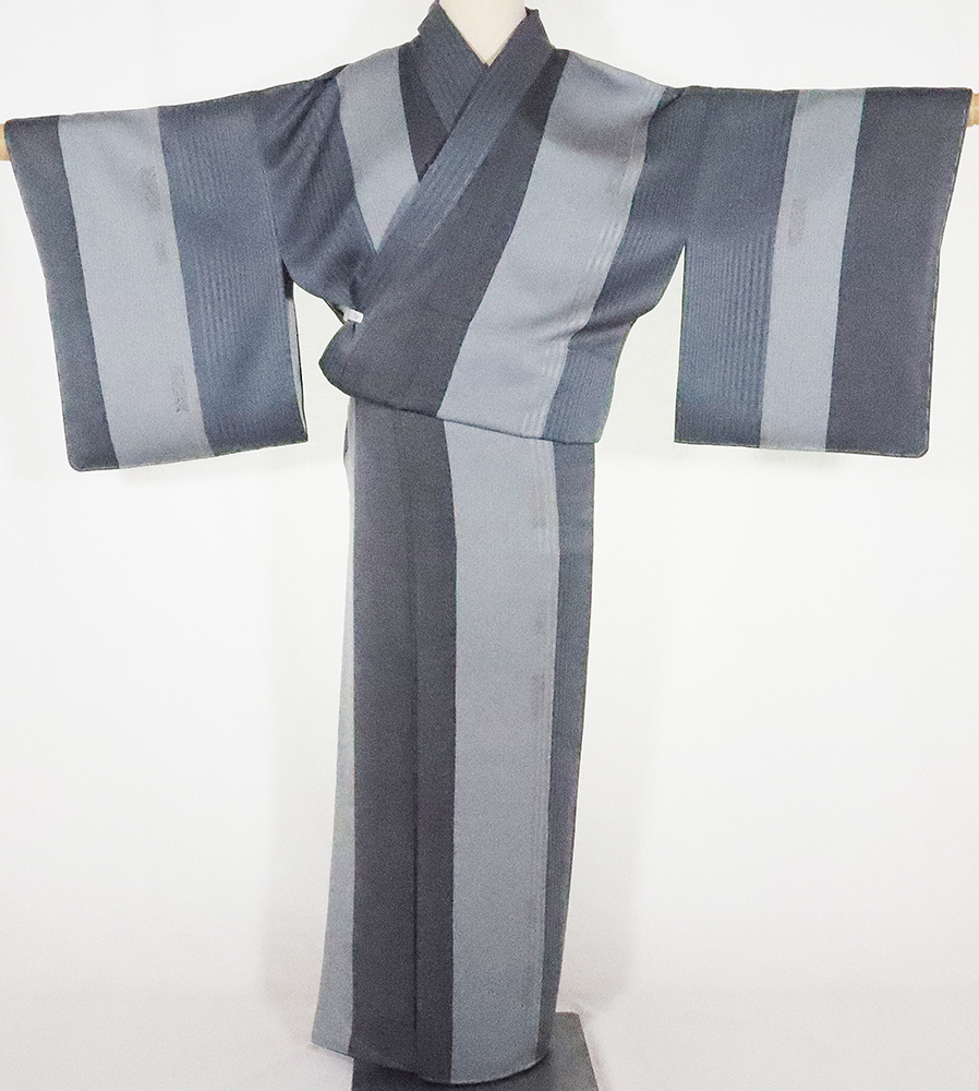 憧れの 縦縞17号 アールデコ調小短冊 グレー 正絹 訪問着 Sサイズ 新品 送料無料 オールシーズン お出かけ用 女性用 着物 ki20699 仕立て上がり 憧れの 縦縞17号 アールデコ調小短冊 グレー 正絹 訪問着 Sサイズ 新品 送料無料 オールシーズン お出かけ用 女性用 着物 ki20699 仕立て上がり